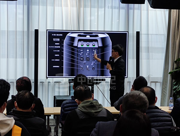 BOSE技術(shù)工程師張永奎先生介紹新品 BOSE技術(shù)工程師張永奎先生介紹新品