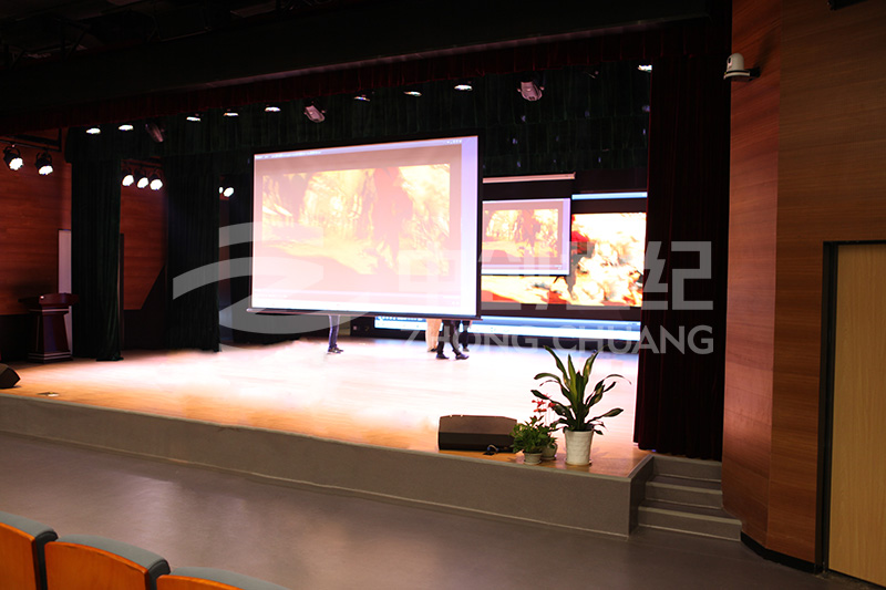 深中南山創(chuàng)新學(xué)校階梯教室-舞臺(tái)區(qū)域 深中南山創(chuàng)新學(xué)校階梯教室-舞臺(tái)區(qū)域